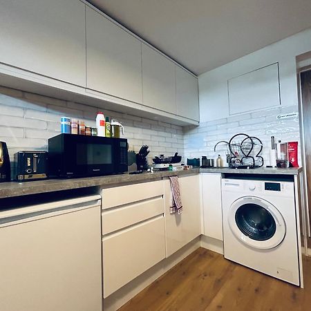 Private 2 Bed Guest House - Van Parking, M25 & A1 Connections Potters Bar Exteriér fotografie