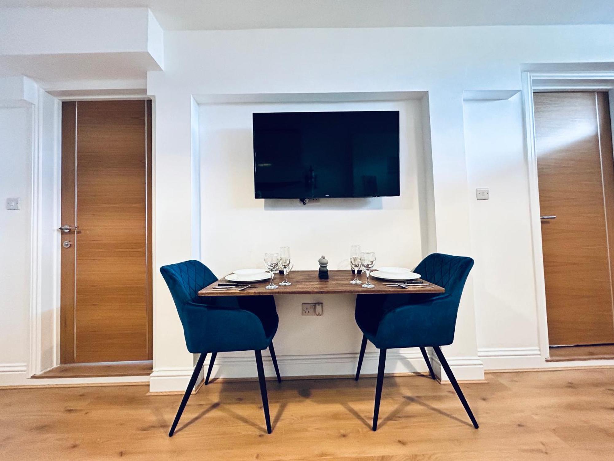 Private 2 Bed Guest House - Van Parking, M25 & A1 Connections Potters Bar Exteriér fotografie